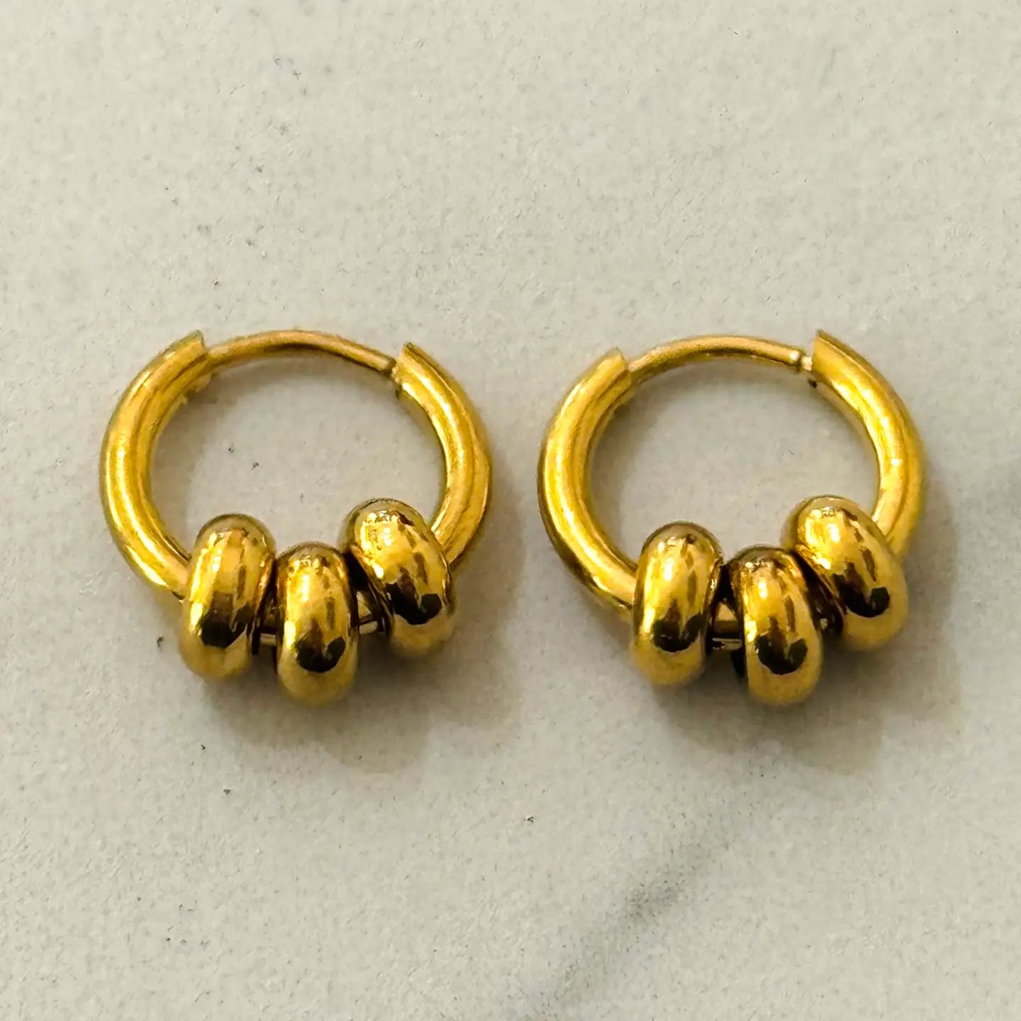 Boucles d'oreilles mini créoles - Lilly