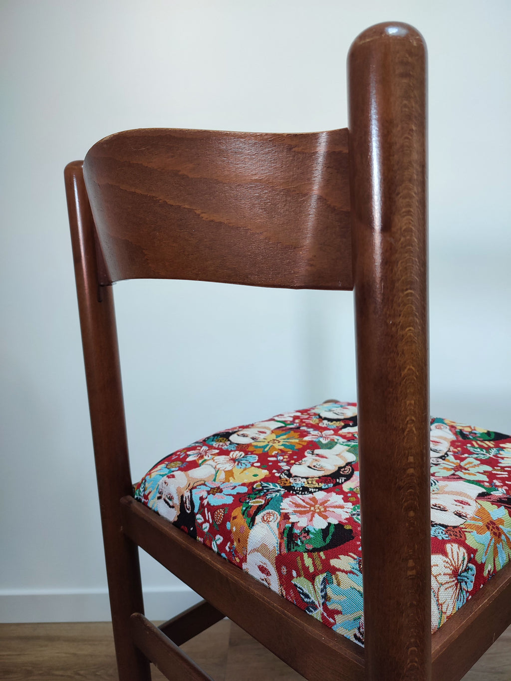 Chaise vintage x tissu Jacquard Frida Kahlo